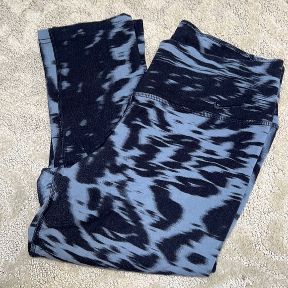 Nike Dri-Fit crop leggings